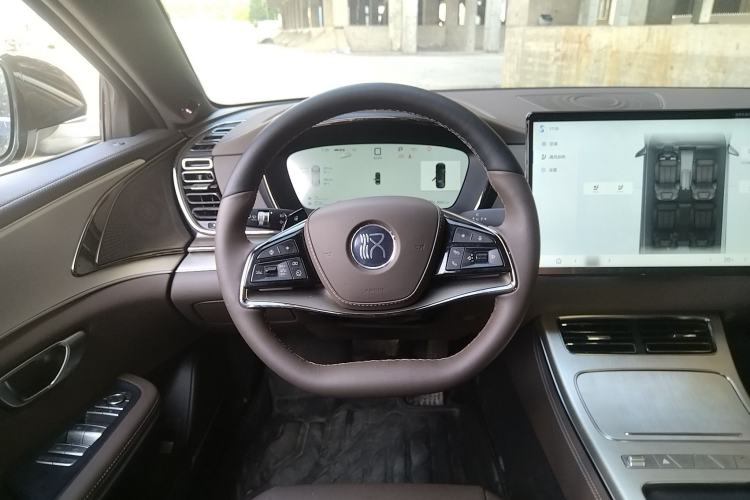 Used BYD Han 2025 DM-i Intelligent Driving Edition 245KM Prestigious Edition Steering Wheel