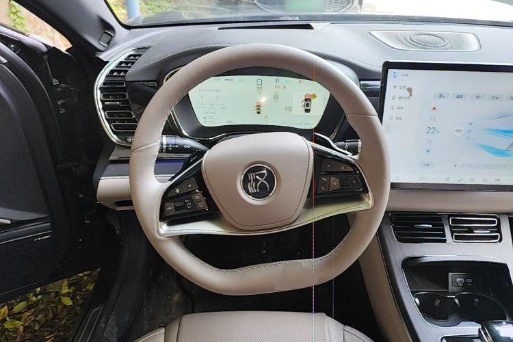 Used BYD Han 2025 DM-i Intelligent Driving Edition 125KM LiDAR Flagship Model Steering Wheel