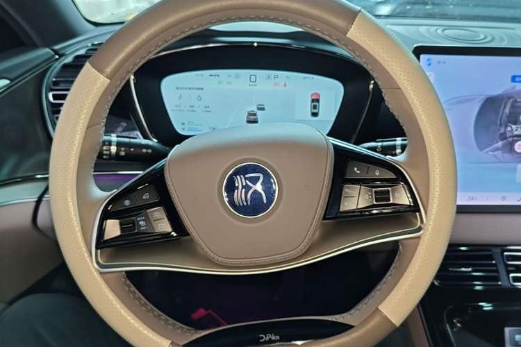 Used BYD Han 2025 DM-i 125KM Elite Model Steering Wheel
