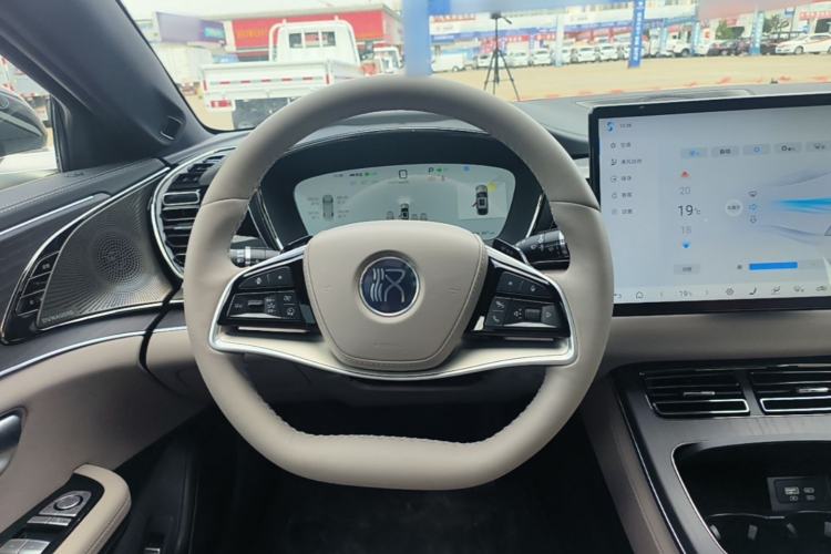 Used BYD Han 2025 DM-i Intelligent Driving Edition 125KM LiDAR Flagship Model Steering Wheel