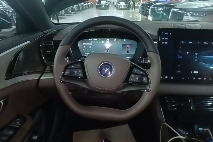 Used BYD Han 2025 DM-i Smart Drive 125KM Comfort Edition Steering Wheel