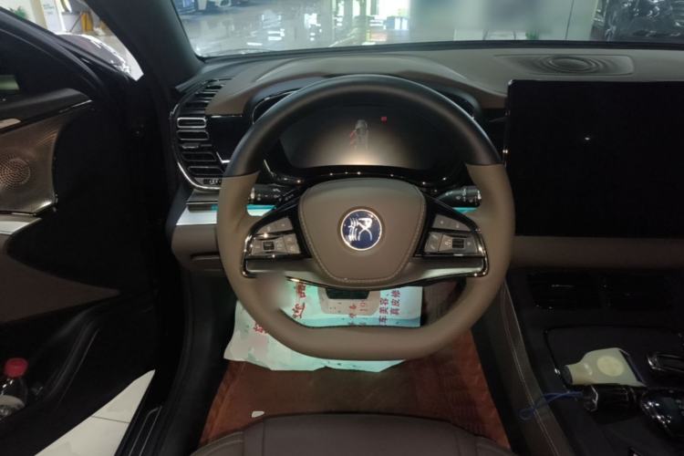 Used BYD Han 2025 DM-i Smart Drive 125KM Prestige Model Steering Wheel