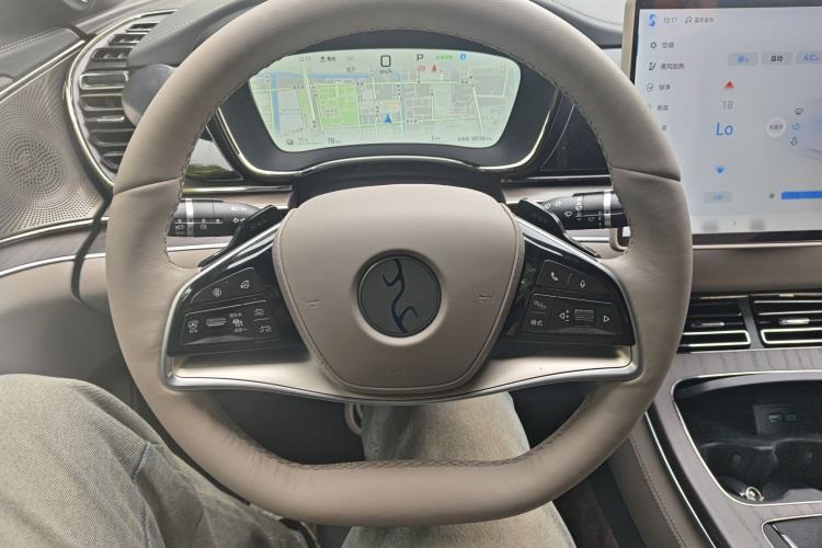 Used BYD Han 2025 EV Intelligent Driving Edition 701KM LiDAR Flagship Model Steering Wheel