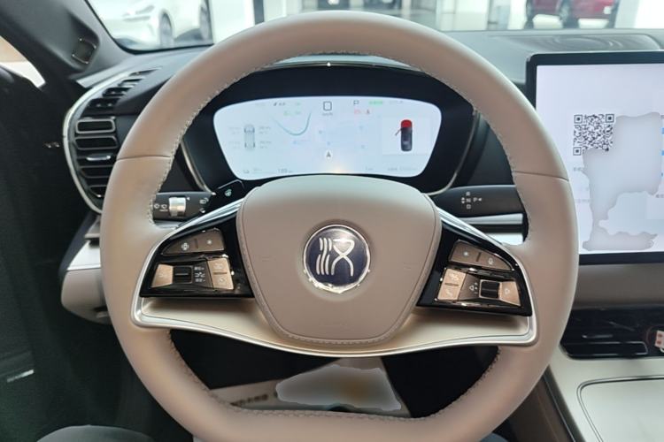 Used BYD Han 2025 Model EV Intelligent Driving Edition 635KM Flagship Steering Wheel