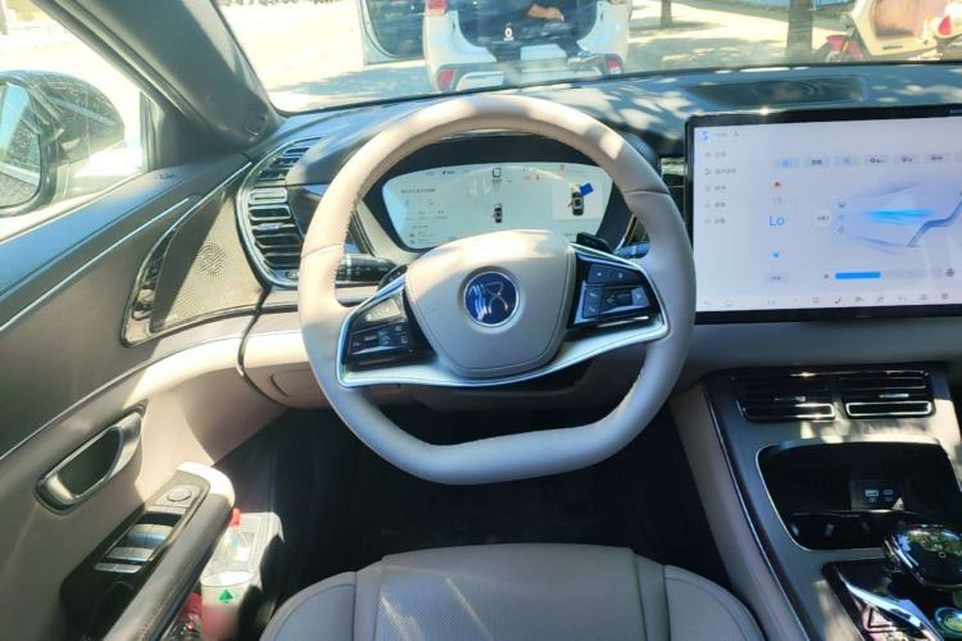 Used BYD Han 2025 DM-i Intelligent Driving Edition 125KM LiDAR Flagship Model Steering Wheel