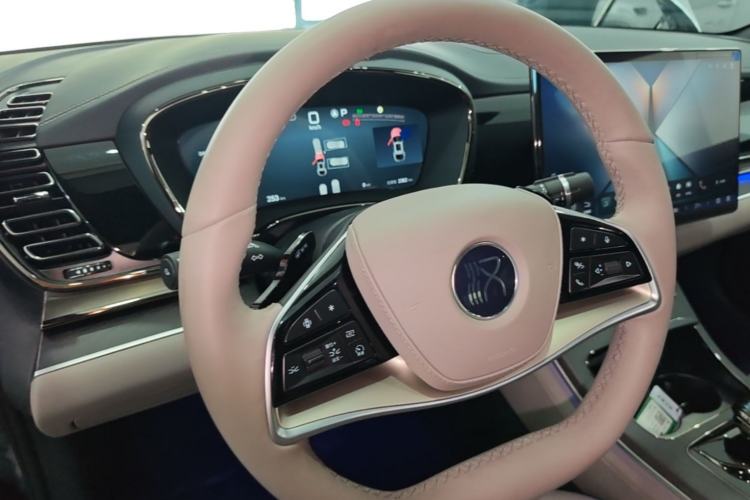 Used BYD Han 2025 DM-i Intelligent Driving Edition 125KM LiDAR Flagship Model Steering Wheel