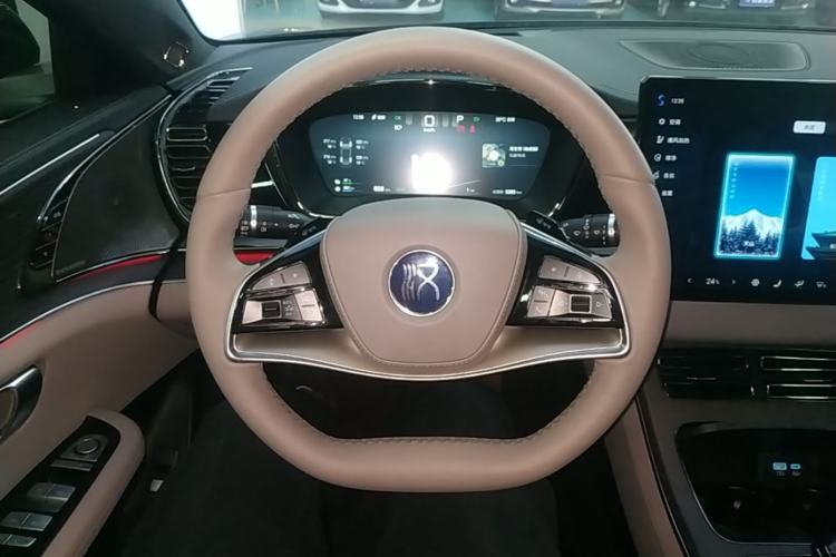 Used BYD Han 2025 DM-i Intelligent Driving Edition 125KM LiDAR Flagship Model Steering Wheel
