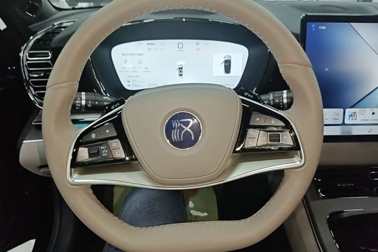 Used BYD Han 2025 DM-i Intelligent Driving Edition 125KM LiDAR Flagship Model Steering Wheel