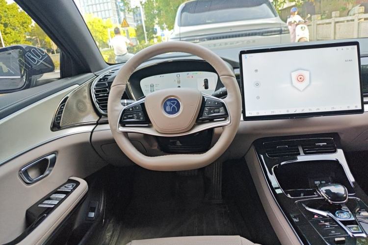 Used BYD Han 2025 EV Intelligent Driving Version 506KM Prestige Model Steering Wheel