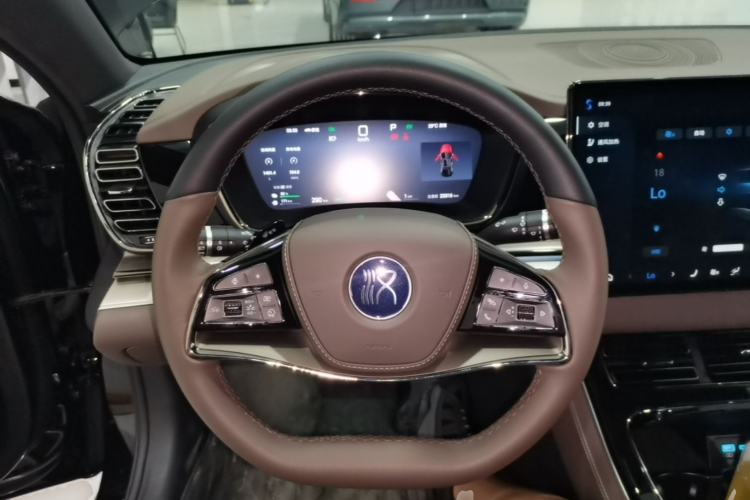 Used BYD Han 2025 DM-i Smart Drive 125KM Elite Model Steering Wheel