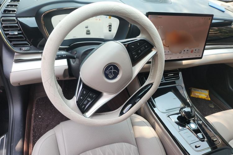 Used BYD Han 2025 DM-i Smart Drive 125KM Prestige Model Steering Wheel