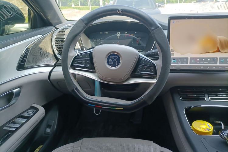 Used BYD Han 2025 DM-i Intelligent Driving Edition 125KM Prestige Model Steering Wheel