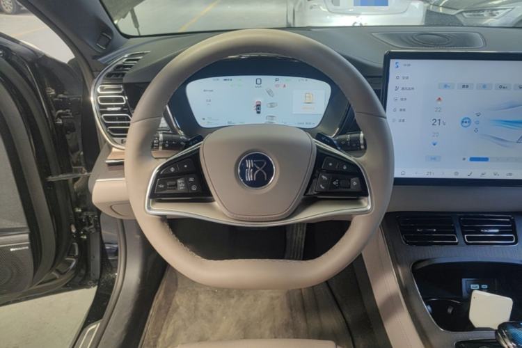 Used BYD Han 2025 DM-i Intelligent Driving Edition 125KM LiDAR Flagship Model Steering Wheel