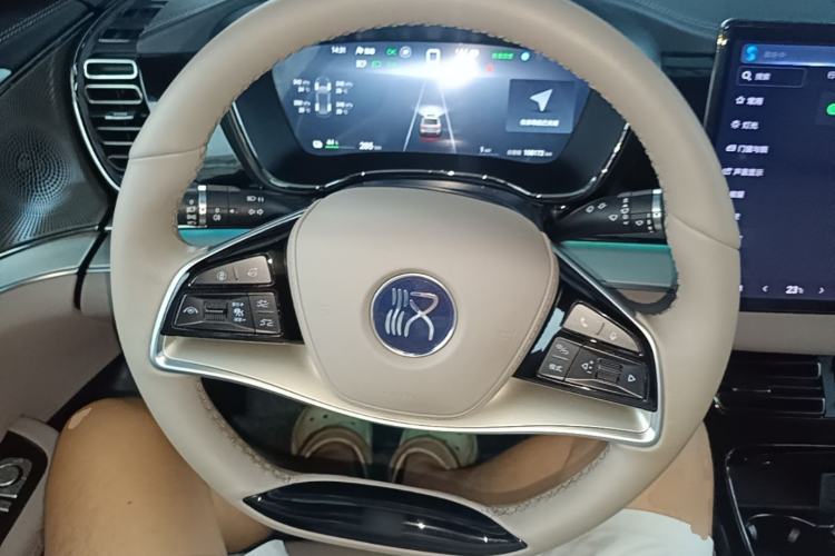 Used BYD Han 2025 EV 605KM Prestige Model Steering Wheel