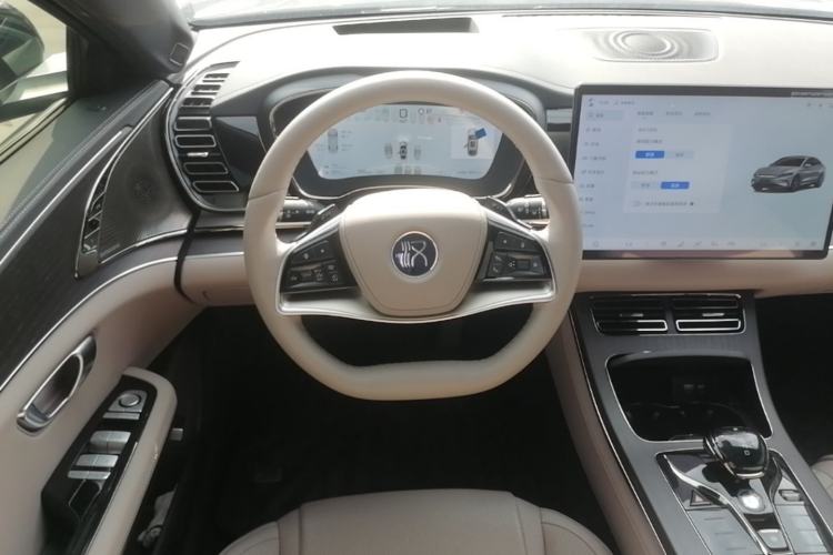 Used BYD Han 2025 DM-i Intelligent Driving Edition 125KM LiDAR Flagship Model Steering Wheel