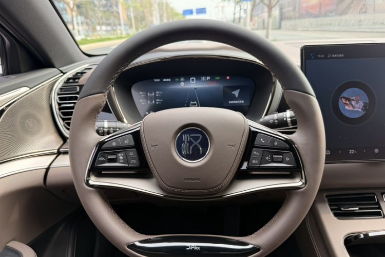 Used BYD Han 2025 DM-i 125KM Elite Model Steering Wheel