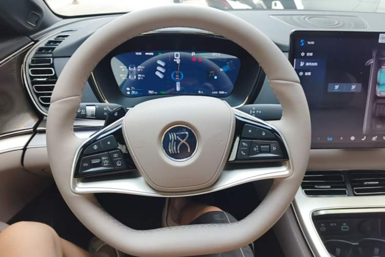 Used BYD Han 2025 DM-i Intelligent Driving Edition 245KM Prestigious Edition Steering Wheel