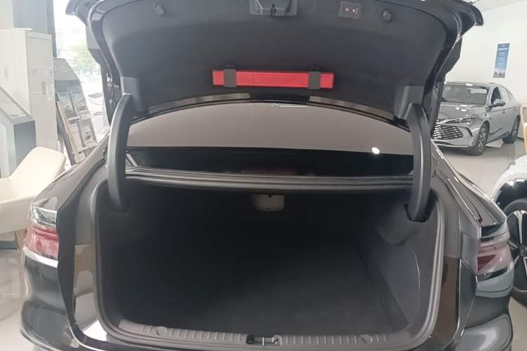 Used BYD Han 2025 DM-i 125KM LiDAR-Powered Intelligent Driving Model Trunk
