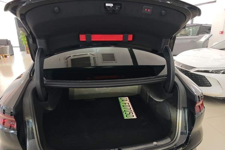 Used BYD Han 2025 DM-i Intelligent Driving Edition 125KM LiDAR Flagship Model Trunk