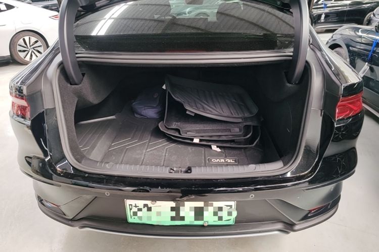 Used BYD Han 2025 DM-i Smart Drive 125KM Prestige Model Trunk
