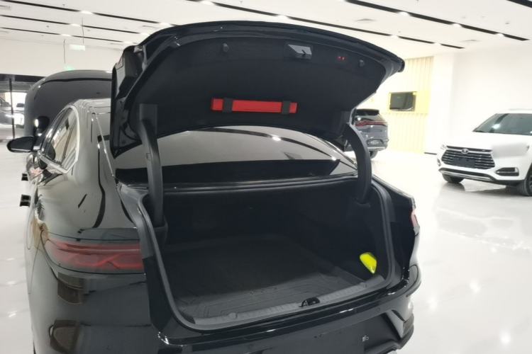 Used BYD Han 2025 DM-i Smart Drive 125KM Elite Model Trunk