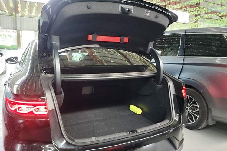 Used BYD Han 2025 EV Intelligent Driving Edition 605KM Prestige Model Trunk