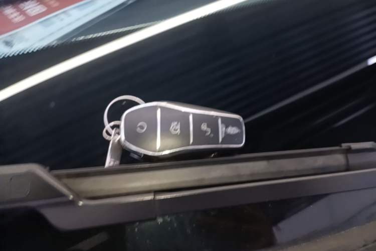 Used BYD Han 2025 DM-i Intelligent Driving Edition 125KM LiDAR Flagship Model Vehicle Key