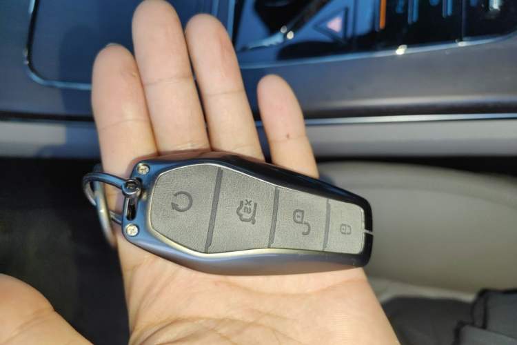 Used BYD Han 2025 EV with 701 km of Laser Radar-Enabled Intelligent Driving Vehicle Key