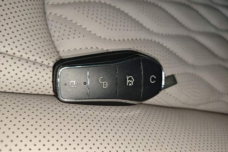 Used BYD Han 2025 DM-i Smart Drive 125KM Prestige Model Vehicle Key