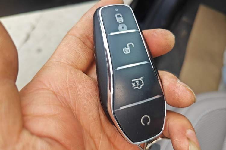 Used BYD Han 2025 DM-i Intelligent Driving Edition 125KM LiDAR Flagship Model Vehicle Key