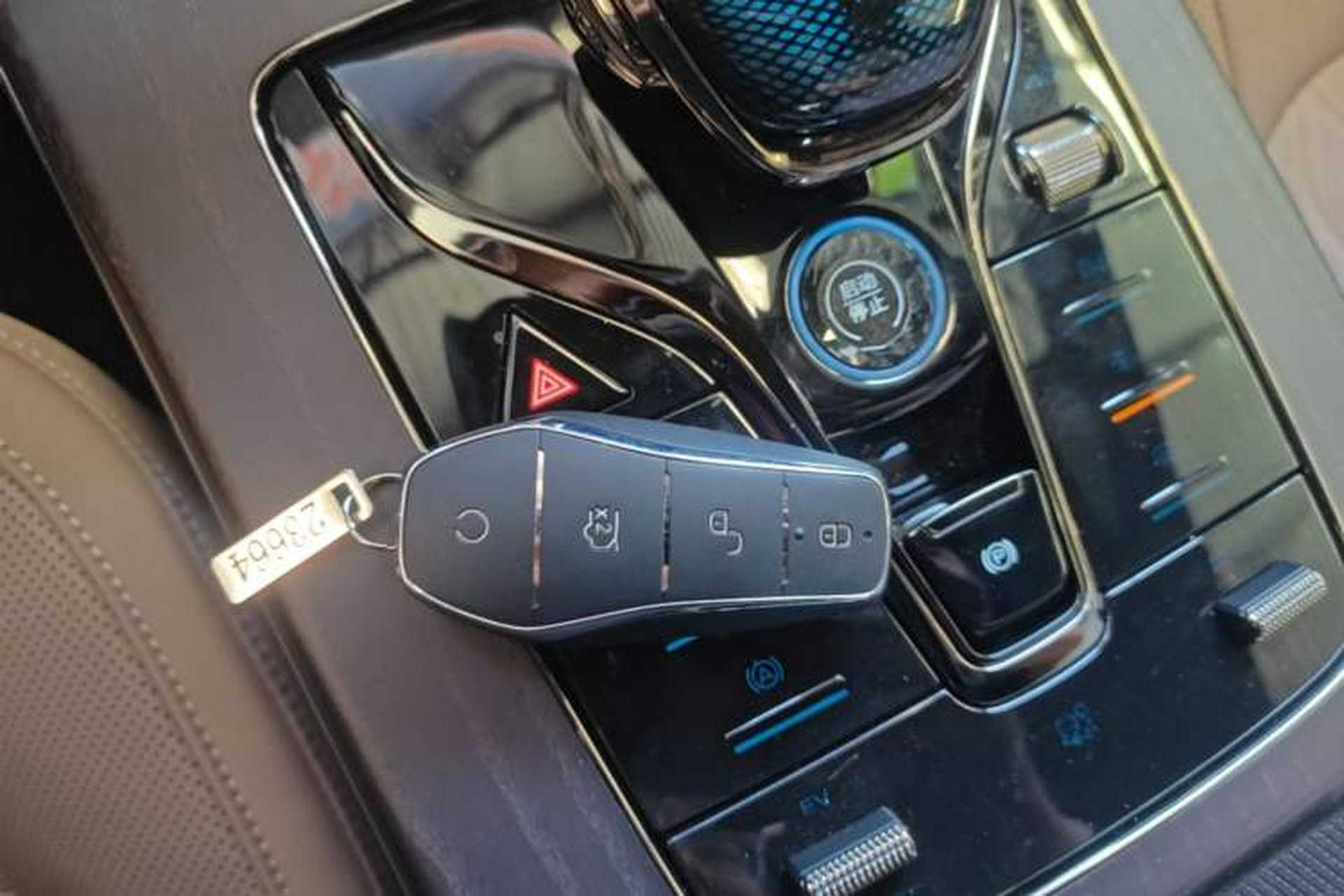Used BYD Han 2025 DM-i Intelligent Driving Edition 125KM LiDAR Flagship Model Vehicle Key