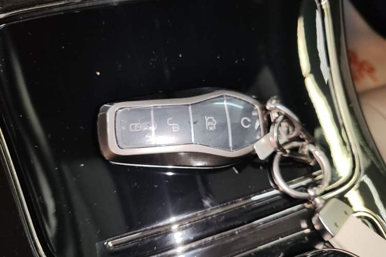 Used BYD Han 2025 DM-i Smart Drive 125KM Prestige Model Vehicle Key