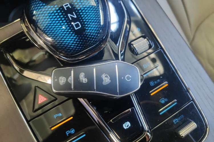 Used BYD Han 2025 DM-i Intelligent Driving Edition 125KM LiDAR Flagship Model Vehicle Key
