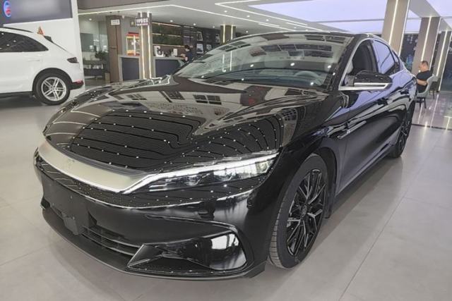 BYD Han 2025 DM-i 125KM Prestige Model usata