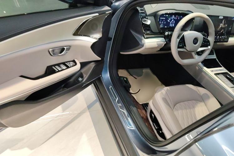 Used BYD Han 2025 DM-i Intelligent Driving Edition 245KM Prestigious Edition Driver Seat