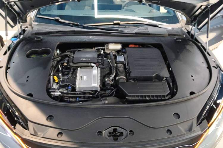 Used BYD Han 2025 DM-i Intelligent Driving Edition 245KM Prestigious Edition Engine Bay