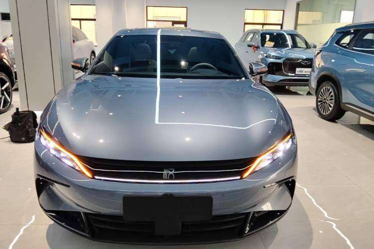 Used BYD Han 2025 DM-i Intelligent Driving Edition 245KM Prestigious Edition Front