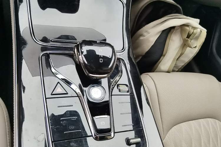 Used BYD Han 2025 DM-i 125KM Prestige Model Gear Lever
