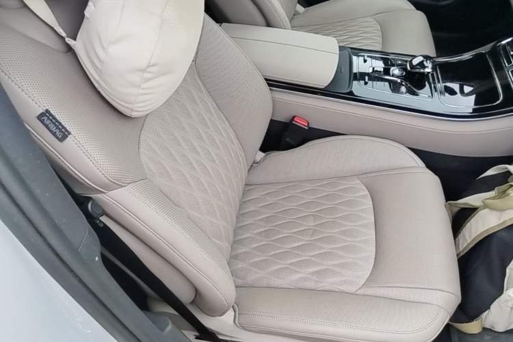 Used BYD Han 2025 DM-i 125KM Prestige Model Right Front Seat