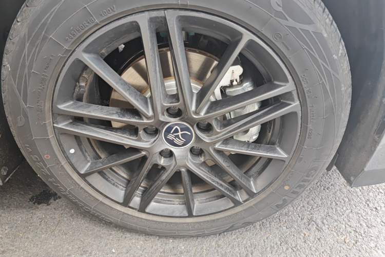 Used BYD Han 2025 DM-i Intelligent Driving Edition 245KM Prestigious Edition Right Front Wheel Hub