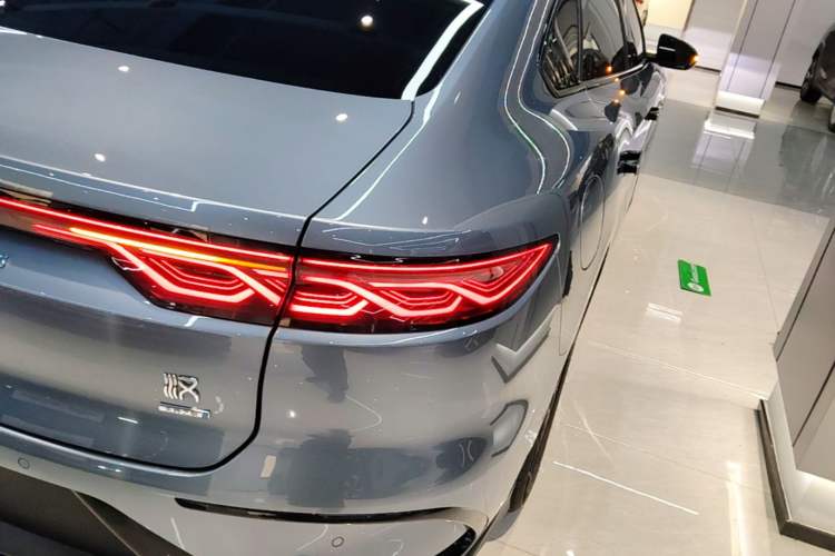 Used BYD Han 2025 DM-i Intelligent Driving Edition 245KM Prestigious Edition Right Rear Taillight
