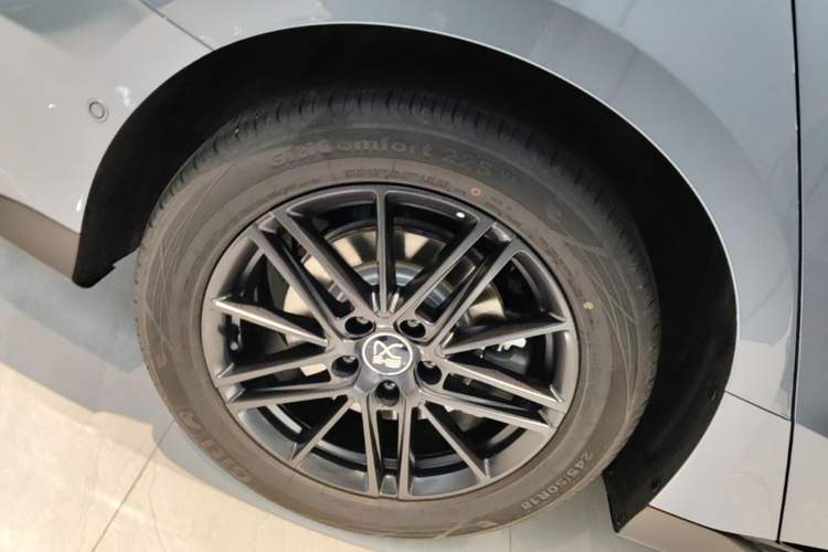 Used BYD Han 2025 DM-i Intelligent Driving Edition 245KM Prestigious Edition Right Rear Wheel Hub