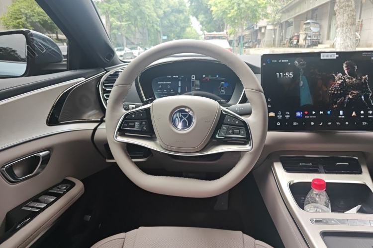 Used BYD Han 2025 DM-i Intelligent Driving Edition 245KM Prestigious Edition Steering Wheel