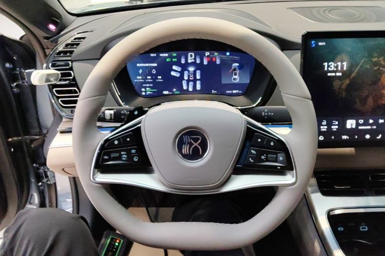 Used BYD Han 2025 DM-i Intelligent Driving Edition 245KM Prestigious Edition Steering Wheel