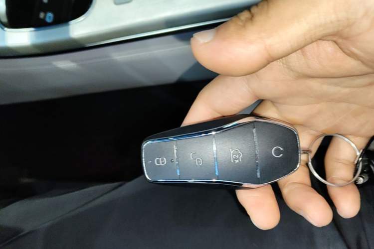 Used BYD Han 2025 DM-i Intelligent Driving Edition 245KM Prestigious Edition Vehicle Key
