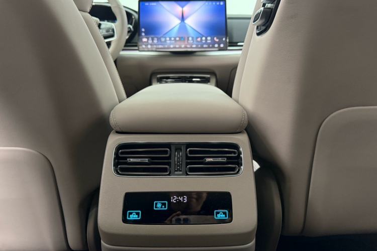 Used BYD Han 2025 DM-i Intelligent Driving Edition 245KM Prestigious Edition Interior 5