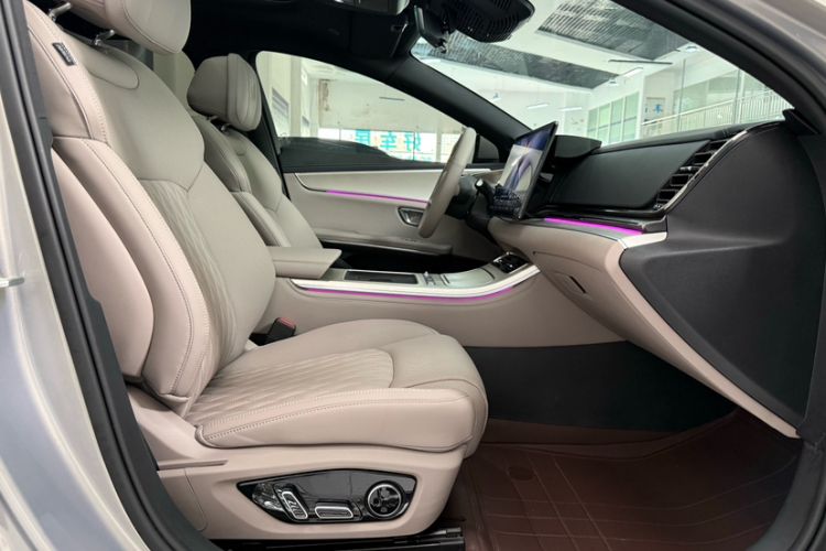 Used BYD Han 2025 DM-i Intelligent Driving Edition 245KM Prestigious Edition Interior 7
