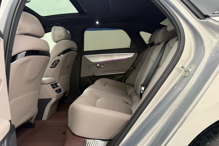 Used BYD Han 2025 DM-i Intelligent Driving Edition 245KM Prestigious Edition Interior 8