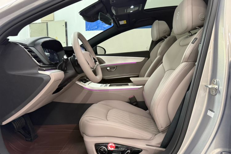 Used BYD Han 2025 DM-i Intelligent Driving Edition 245KM Prestigious Edition Interior 9