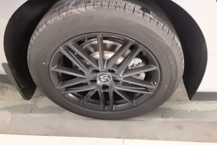 Used BYD Han 2025 DM-i Intelligent Driving Edition 245KM Prestigious Edition Right Rear Wheel Hub